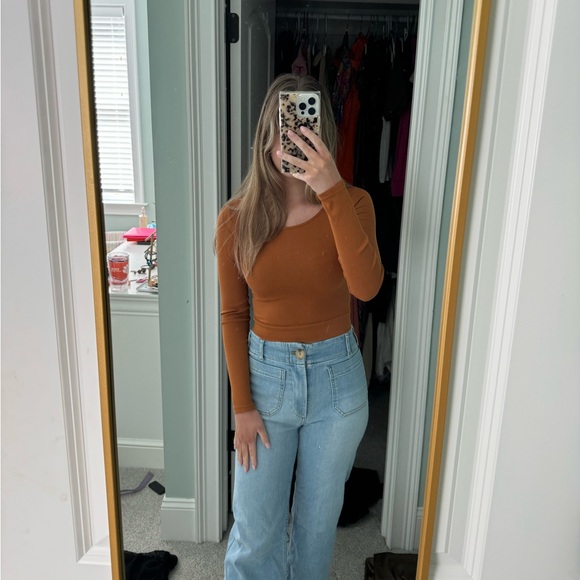 Ivy & Leo Open Back Long Sleeve Top - Picture 1 of 7